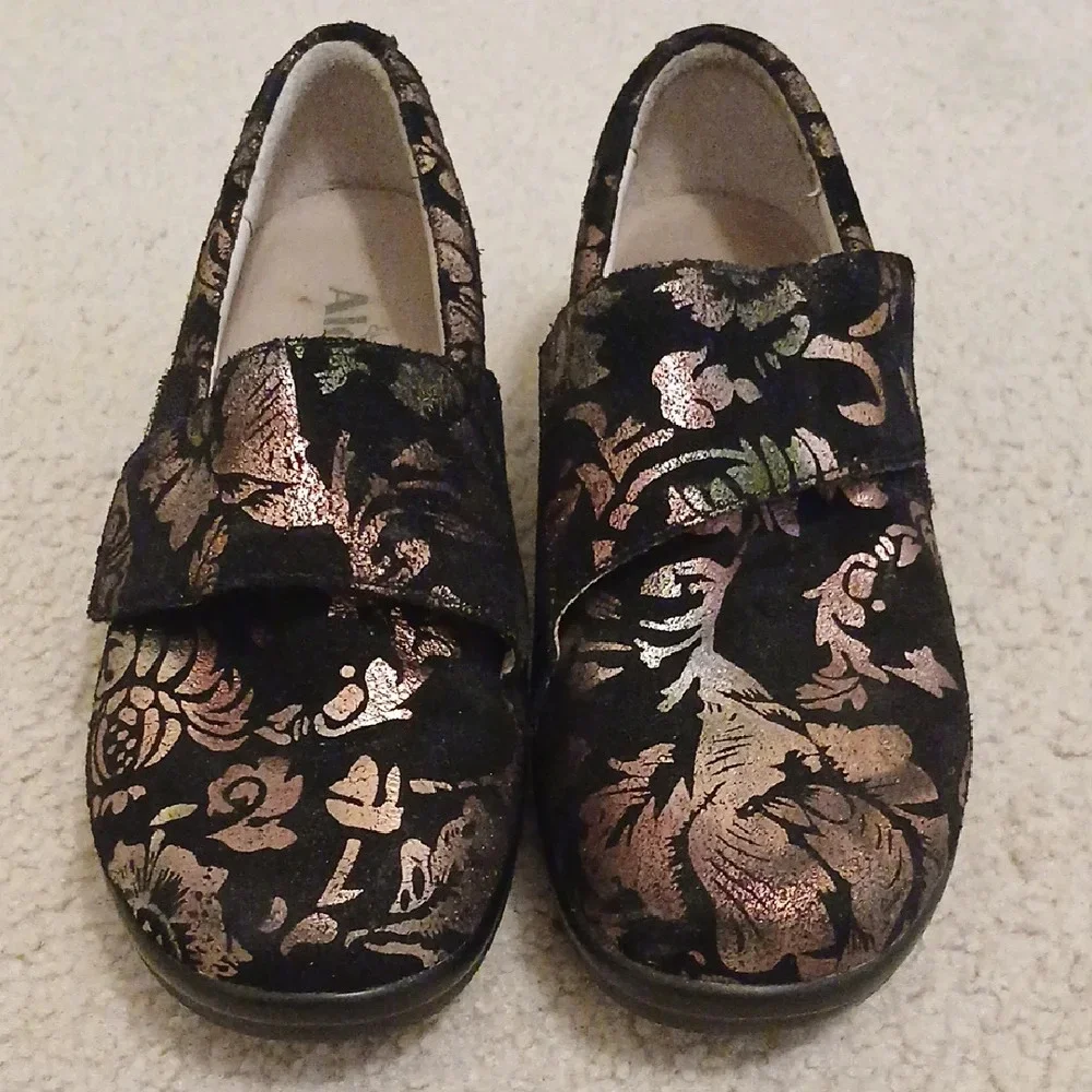 Alegria Lauryn Printed Nubuck Clogs Women's 8/38